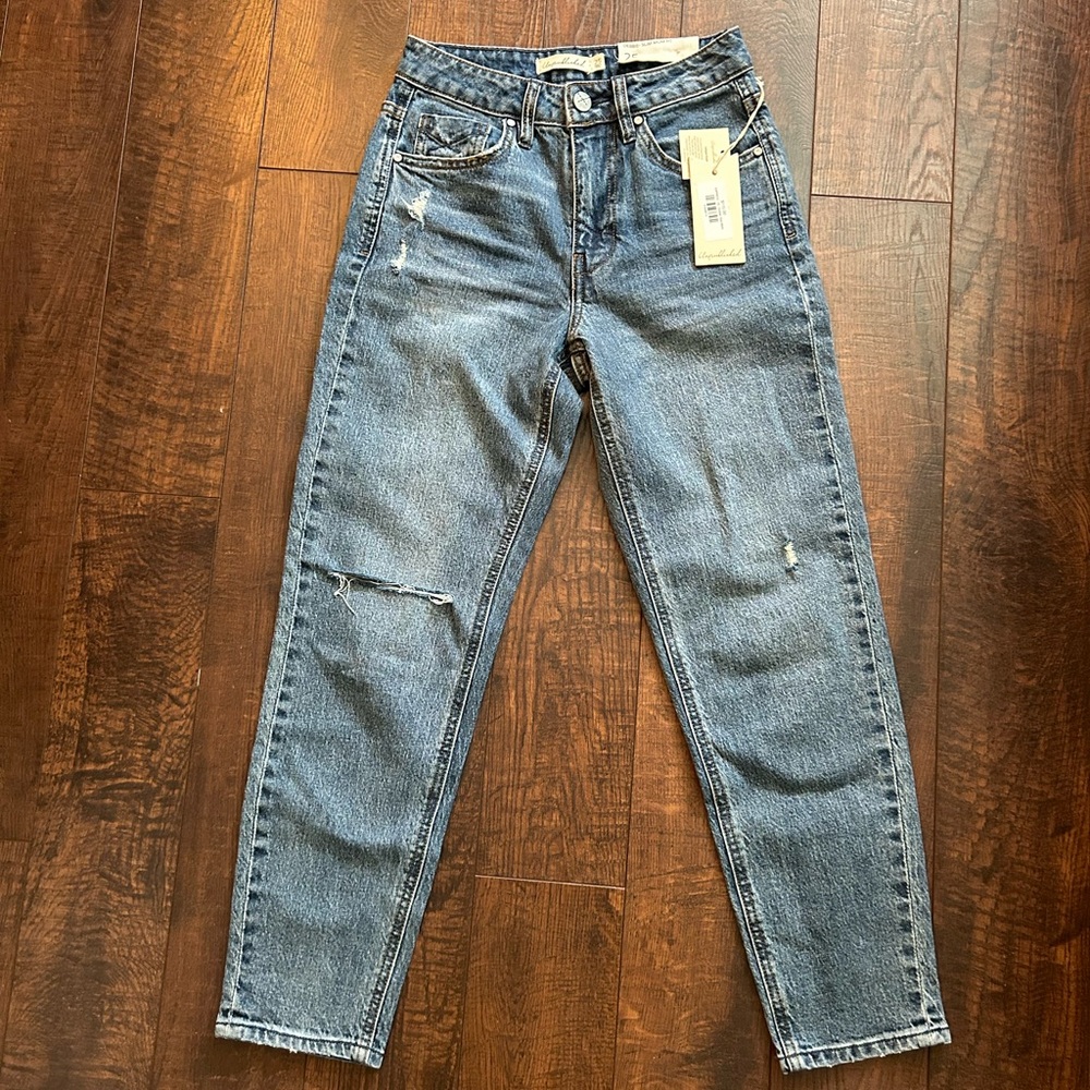 Unpublished jeans. Size 25. Cropped tapered leg